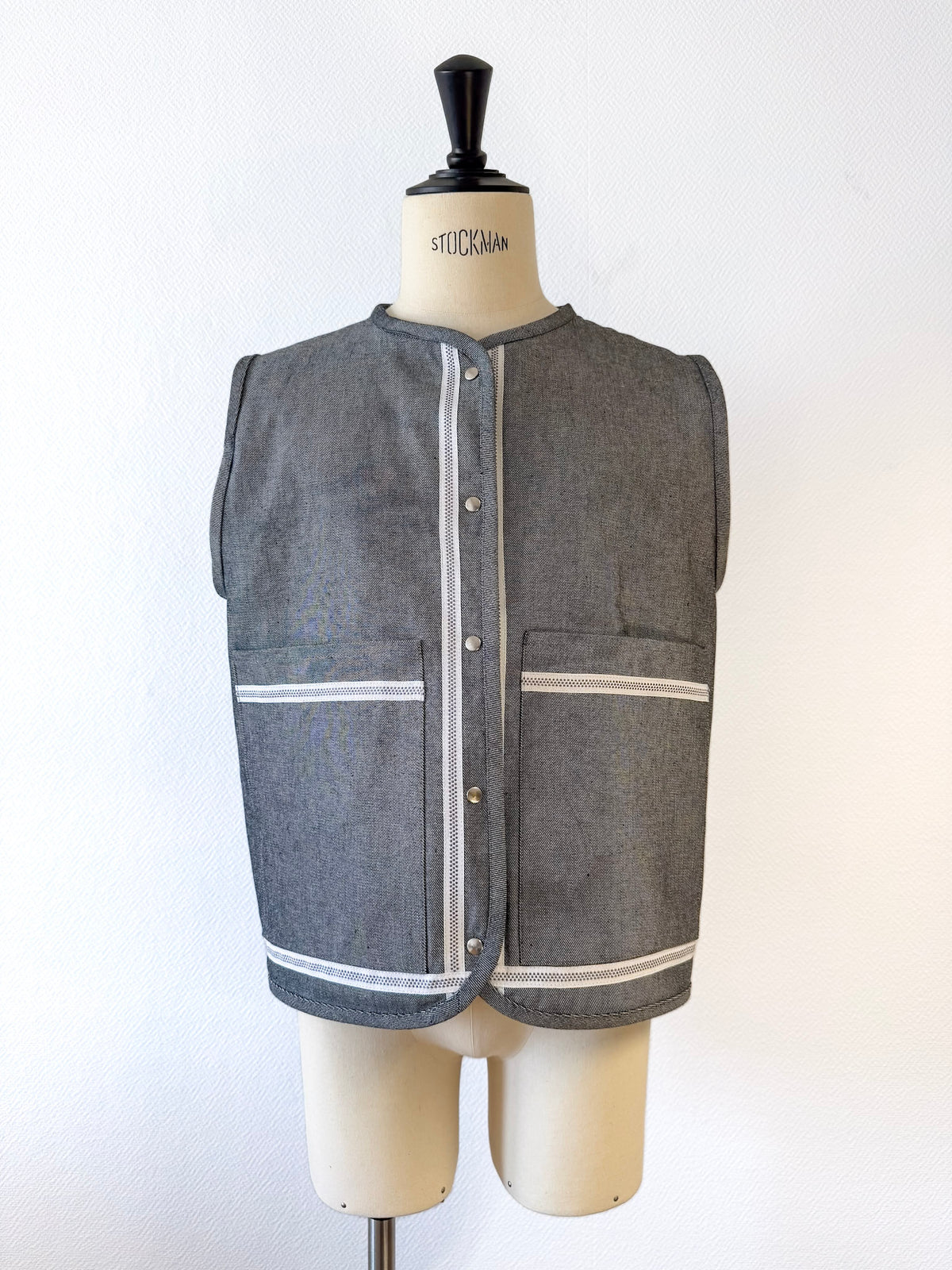 Embroidered sleeveless jacket - Grey denim and white embroidery