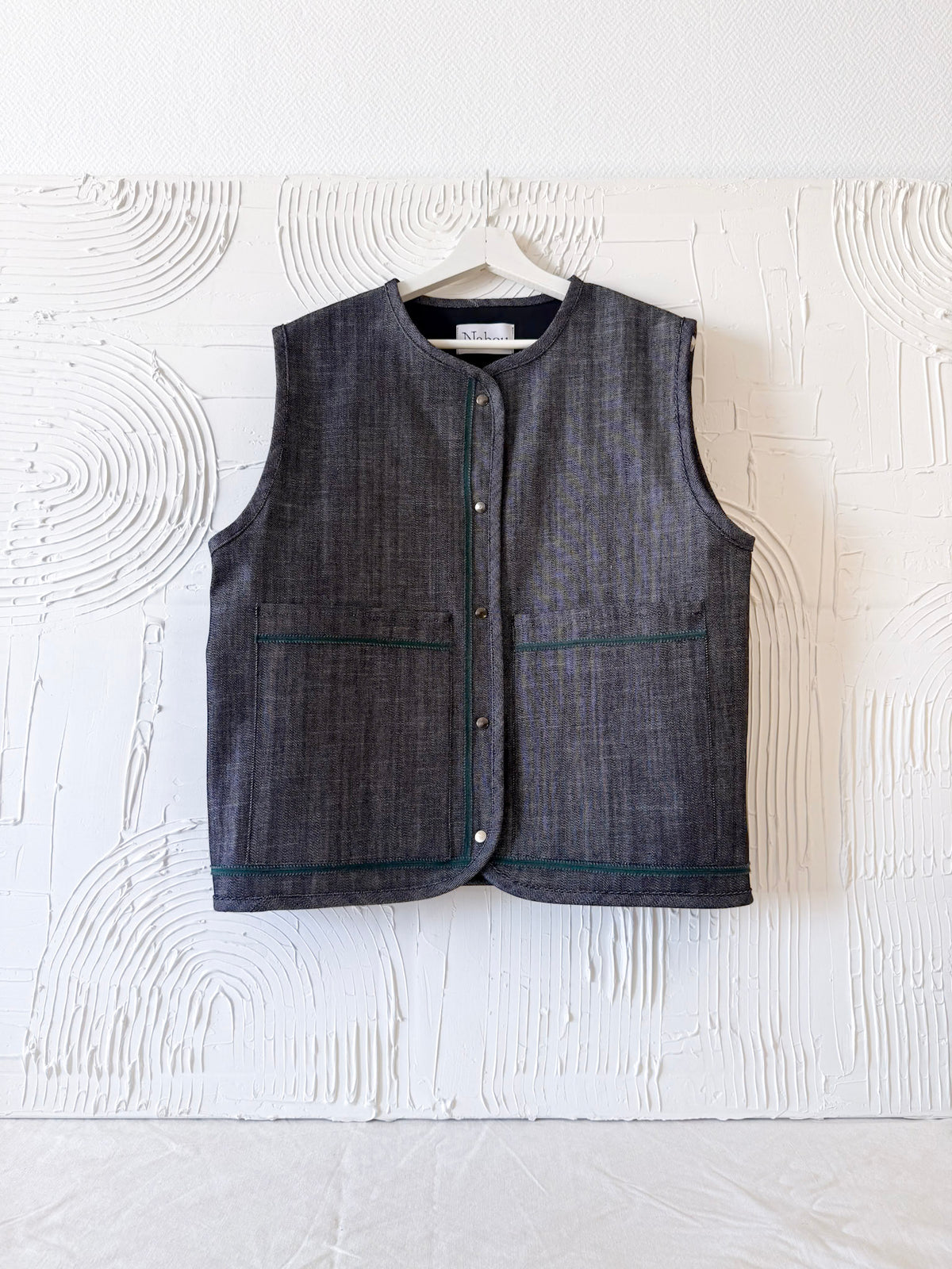 Veste sans manches brodée - Denim gris bleu et broderie verte