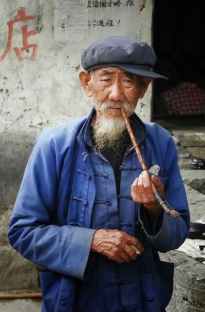 ouvrier chinois portant un bleu de chine